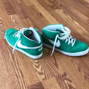 Nike 6.0 size 9